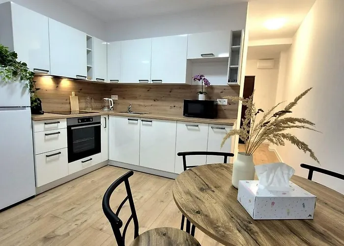 Apartament Krasny V Ruzinove Bratislava